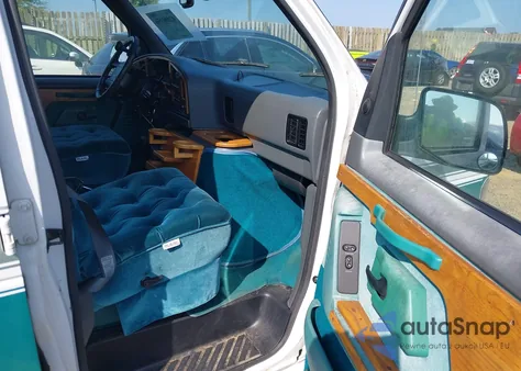 1994 Ford Econoline E150 Van z USA, uszkodzony, nr VIN 1FDEE14H3RHB23220